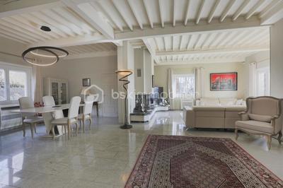 Villa - 280 m² - 10 pièces