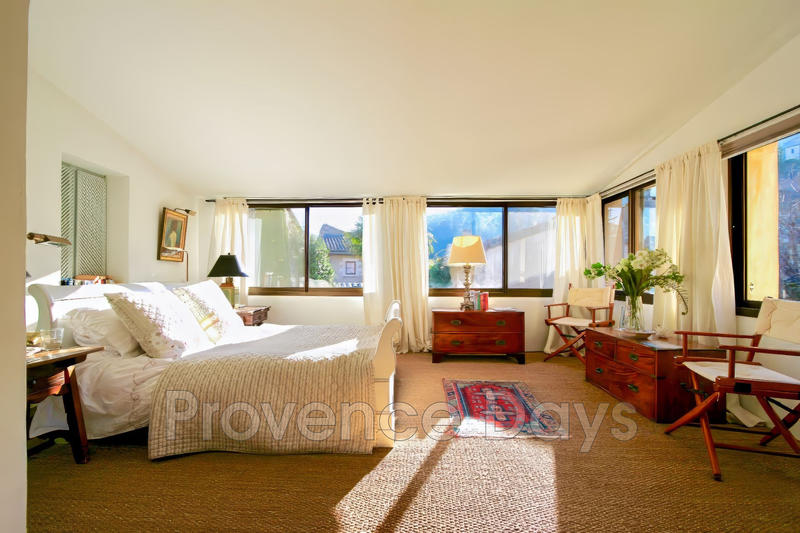 Maison de village - 400 m² - 11 pièces