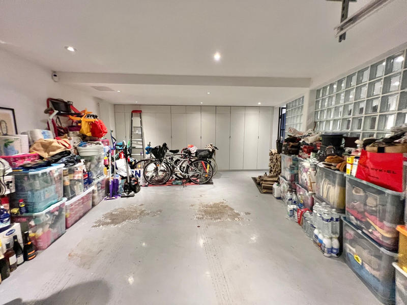 Maison - 217 m² - 6 pièces