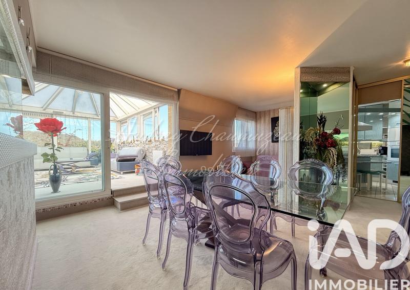 Appartement - 95 m² - 4 pièces