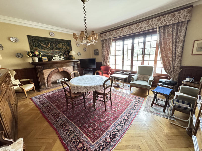 Maison - 316 m² - 9 pièces