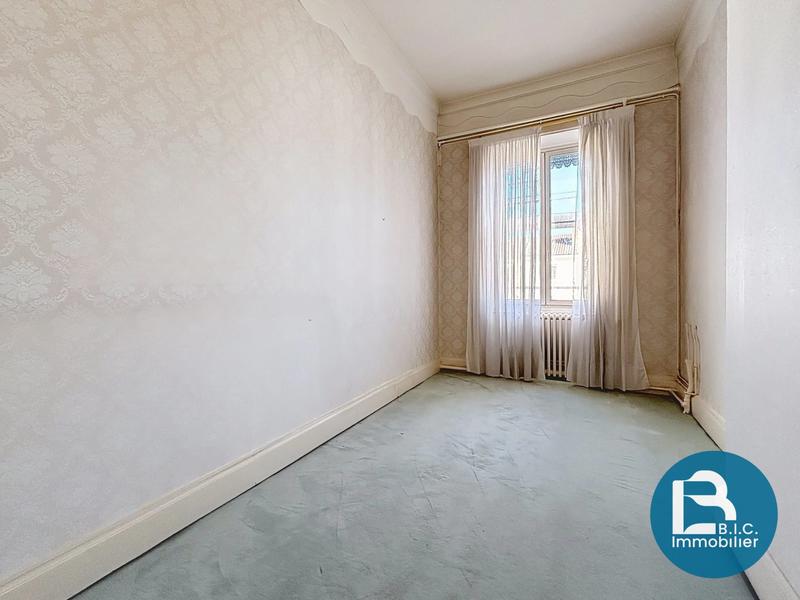 Appartement - 201 m² - 6 pièces