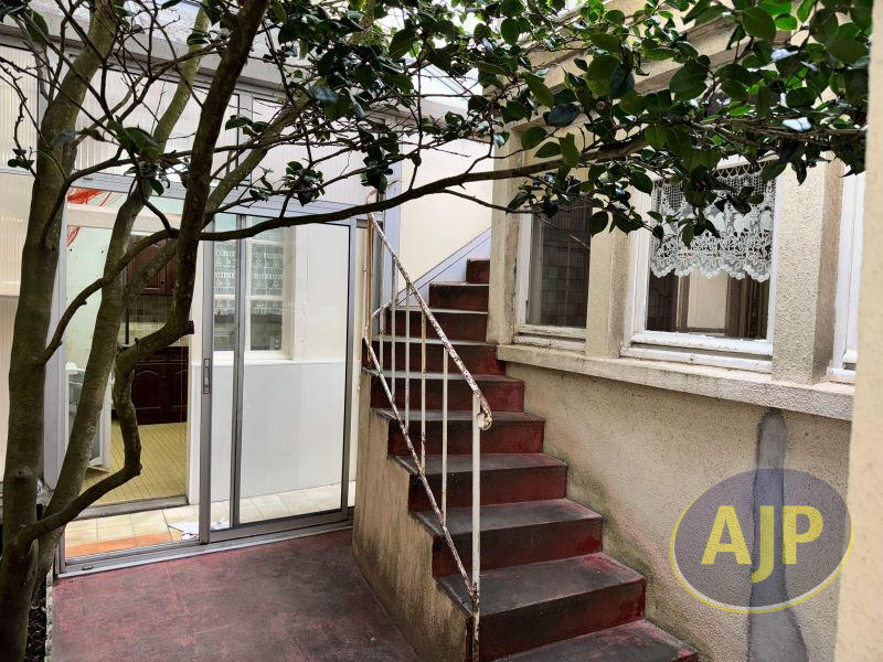 Maison - 121 m² - 6 pièces