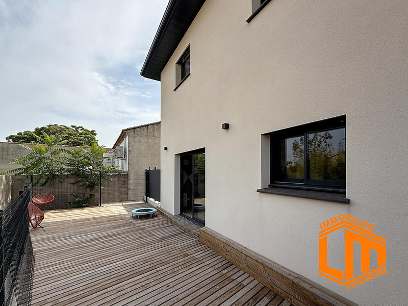 Appartement - 84 m² - 2 pièces