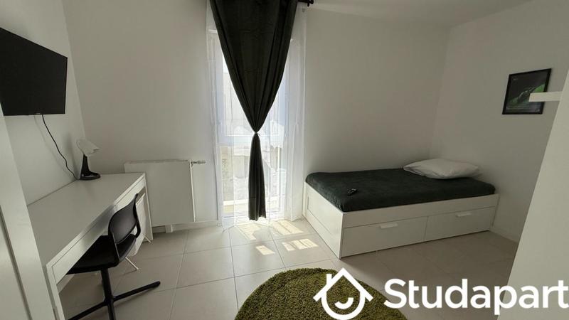 Chambre - 11 m² - 1 pièce