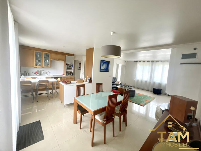 Maison - 186 m² - 10 pièces