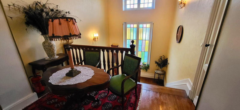 Maison - 365 m² - 10 pièces