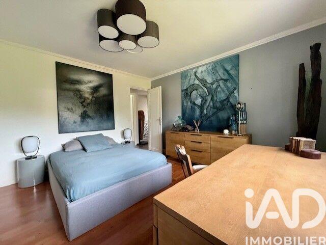 Maison - 210 m² - 7 pièces