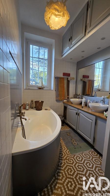 Maison de maîtres - 221 m² - 8 pièces