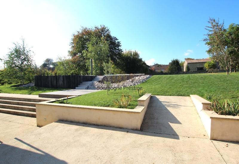 Propriété - 221 m² - 8 pièces