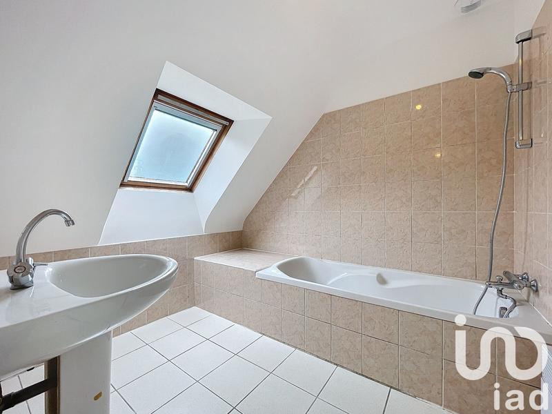 Maison - 104 m² - 7 pièces