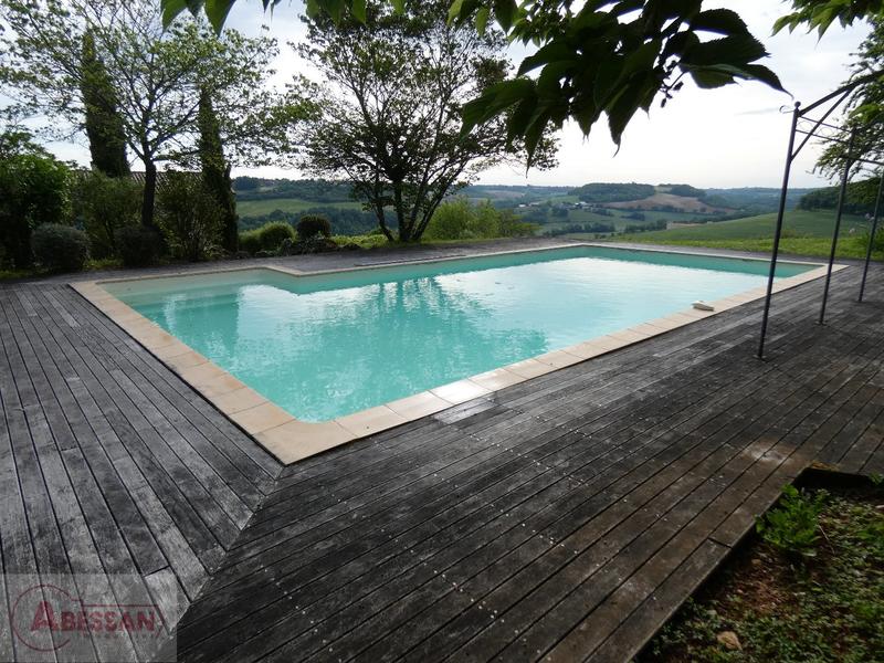 Propriété - 320 m² - 15 pièces