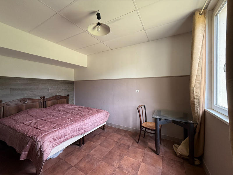 Maison - 402 m² - 9 pièces