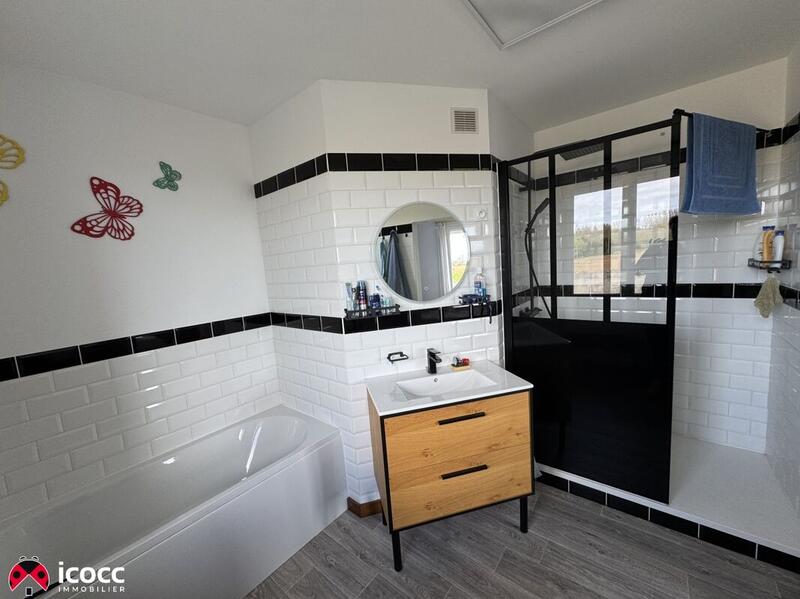 Maison - 137 m² - 4 pièces