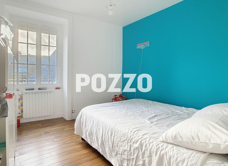 Maison - 215 m² - 12 pièces