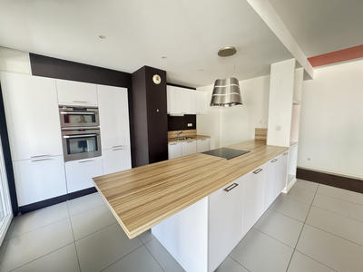 Appartement - 135 m² - 4 pièces
