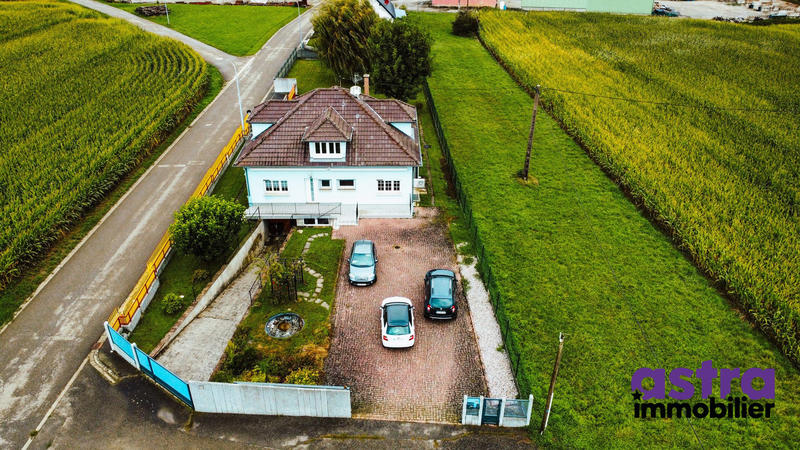 Maison traditionnelle - 153 m² - 8 pièces