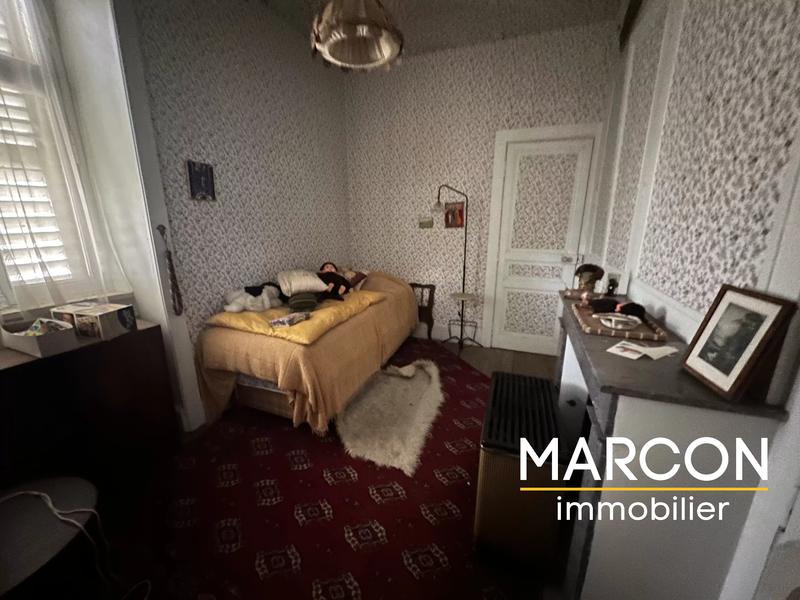 Maison - 302 m² - 15 pièces