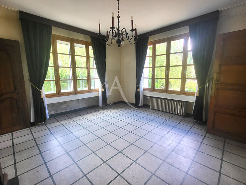 Maison - 220 m² - 9 pièces