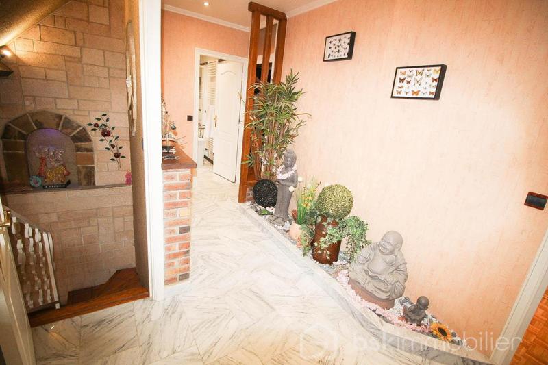 Demeure - 172 m² - 9 pièces