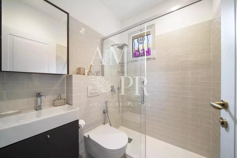 Villa - 300 m² - 4 pièces