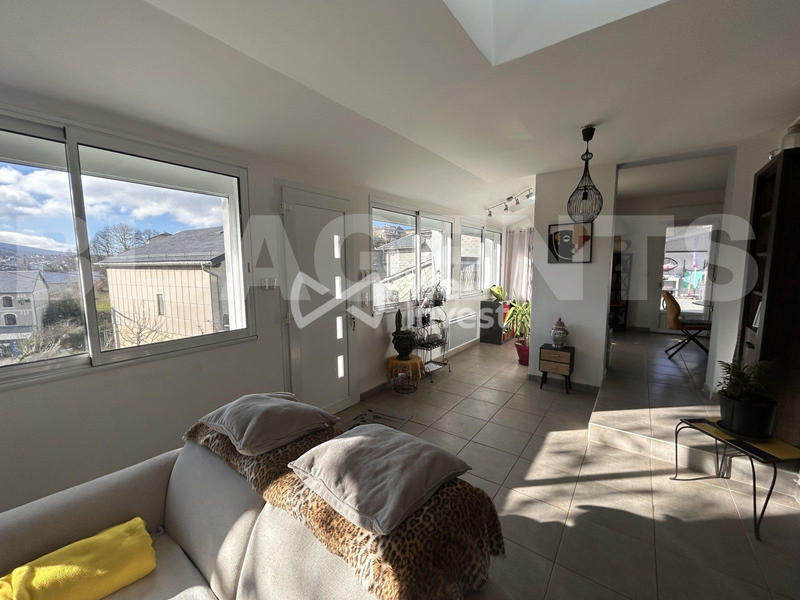 Maison - 141 m² - 8 pièces