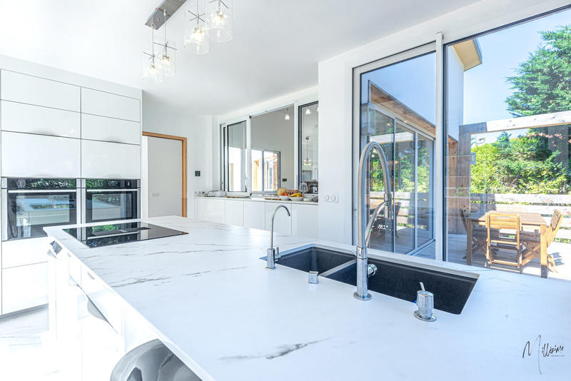 Maison contemporaine - 220 m² - 7 pièces