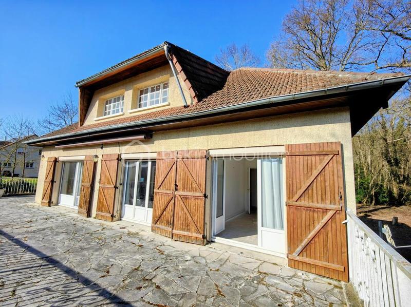 Maison - 150 m² - 8 pièces