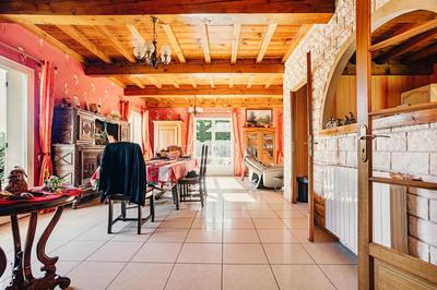 Maison traditionnelle - 146 m² - 6 pièces