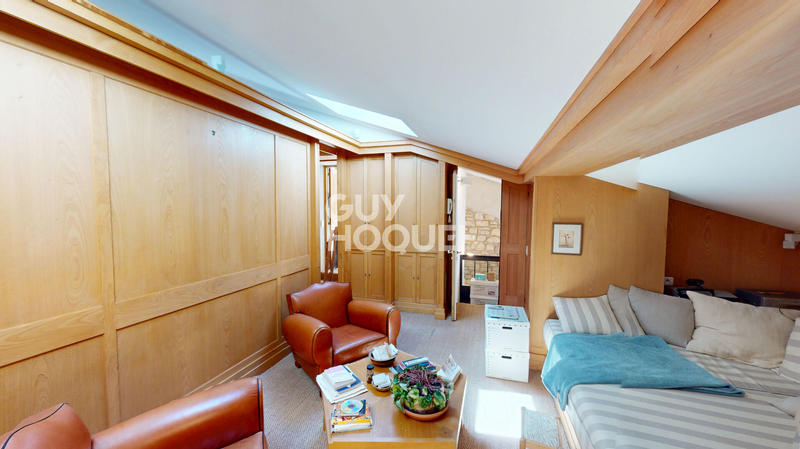 Maison - 243 m² - 9 pièces