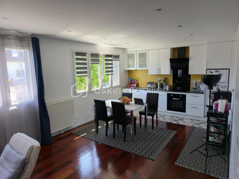 Maison - 185 m² - 7 pièces