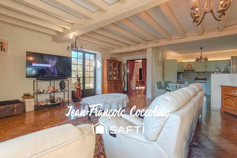 Maison - 218 m² - 6 pièces