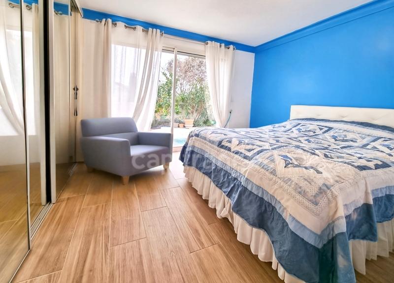 Maison - 272 m² - 10 pièces