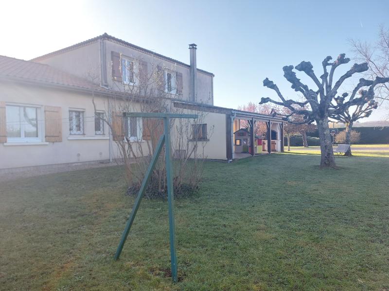 Maison traditionnelle - 191 m² - 10 pièces