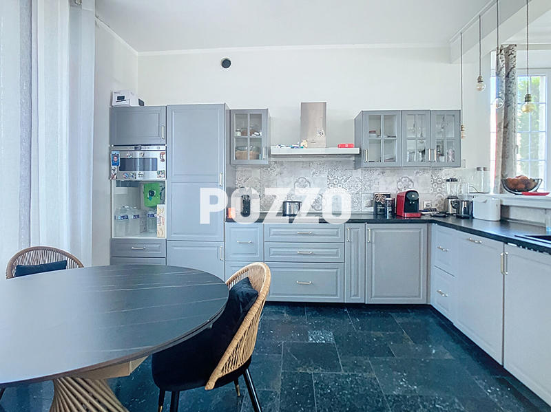 Maison - 207 m² - 8 pièces