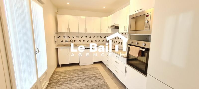 Maison - 228 m² - 8 pièces