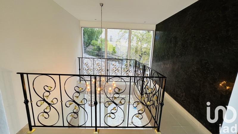 Maison - 252 m² - 7 pièces