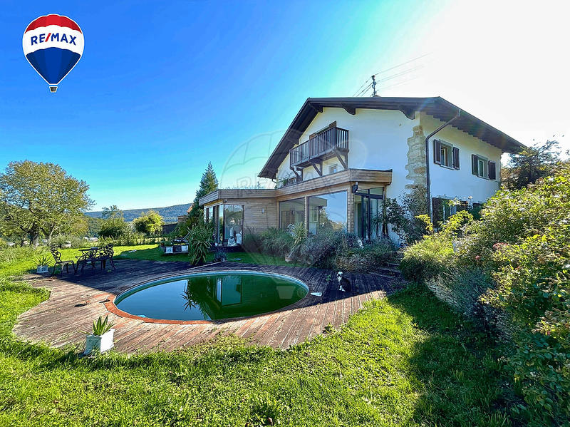 Château - 240 m² - 9 pièces