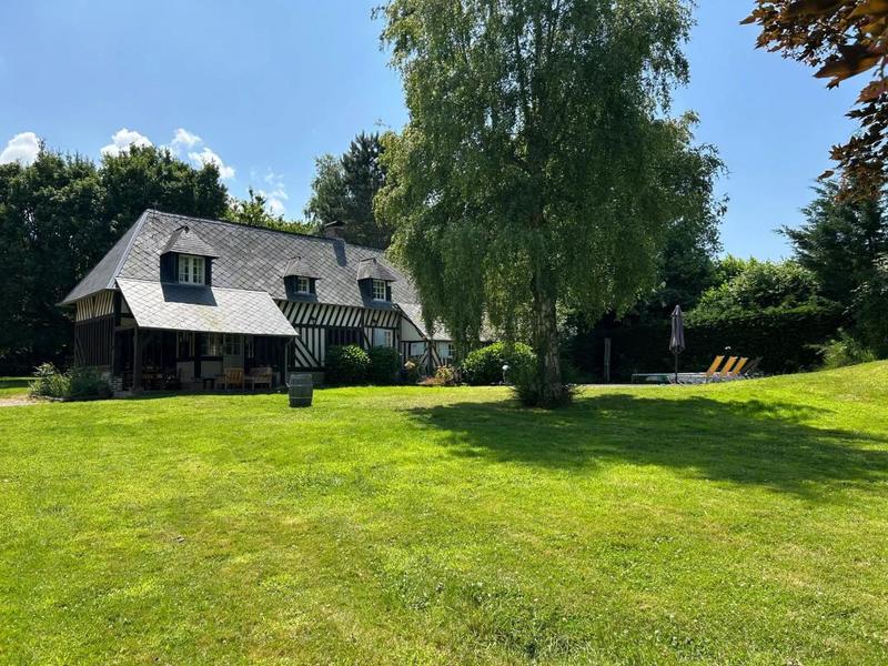 Propriété - 300 m² - 11 pièces