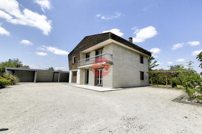 Maison - 155 m² - 6 pièces