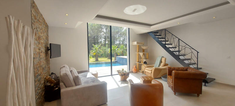 Villa - 250 m² - 6 pièces