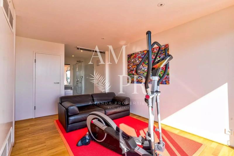 Villa - 300 m² - 8 pièces