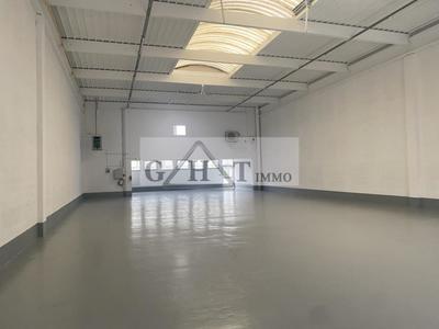Entrepôt - 534 m²
