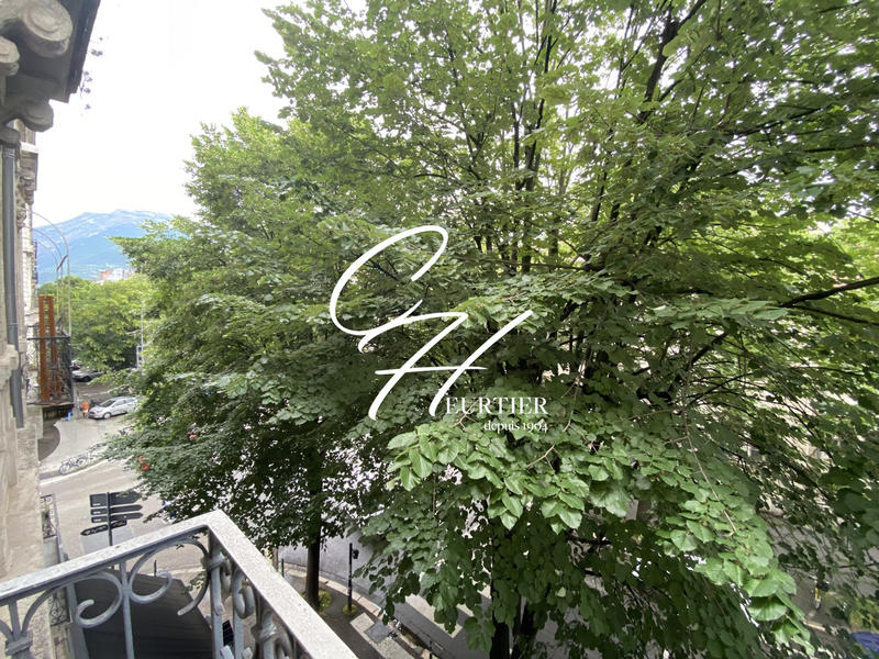 Appartement - 83 m² - 3 pièces