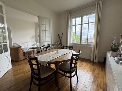 Appartement - 64 m² - 2 pièces