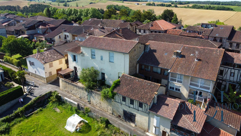 Maison ancienne - 380 m² - 15 pièces