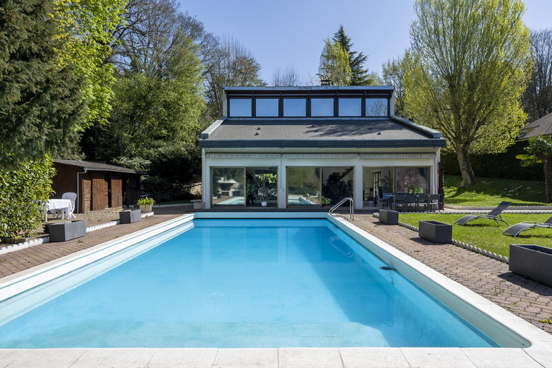 Maison - 753 m² - 15 pièces