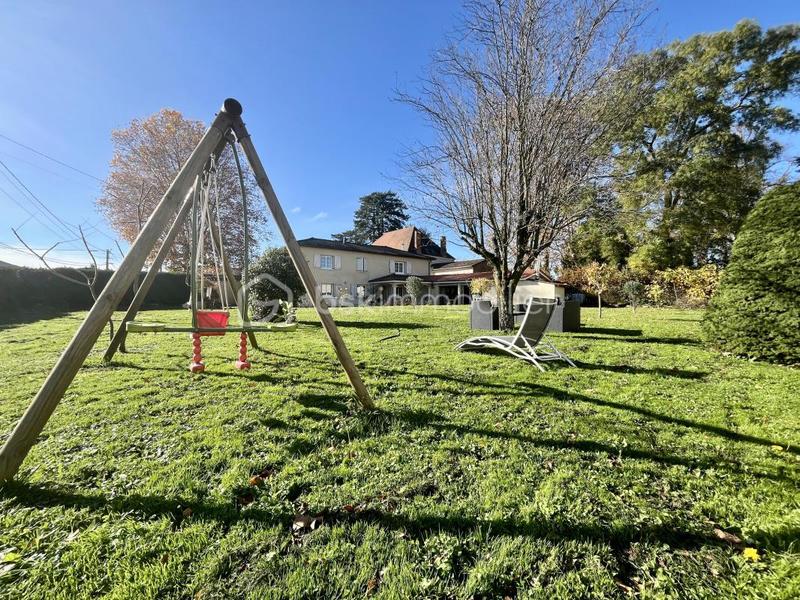 Maison - 201 m² - 7 pièces