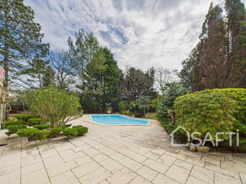 Villa - 245 m² - 7 pièces