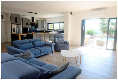 Villa - 225 m² - 9 pièces